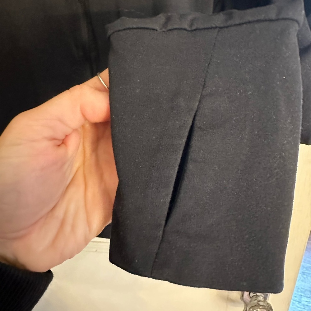 Large women’s arc’teryx zip up black - Picture 2 of 5